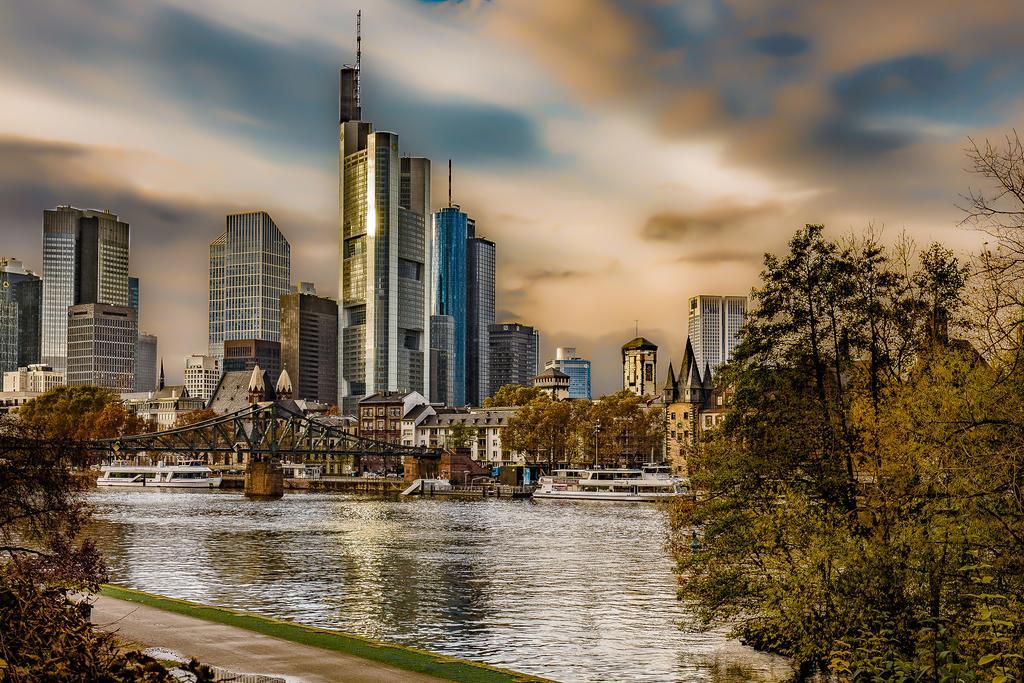โรงแรมเมอร์เคียว แฟรงค์เฟิร์ต ซิตี้ เมสเซอ Frankfurt am Main ภายนอก รูปภาพ