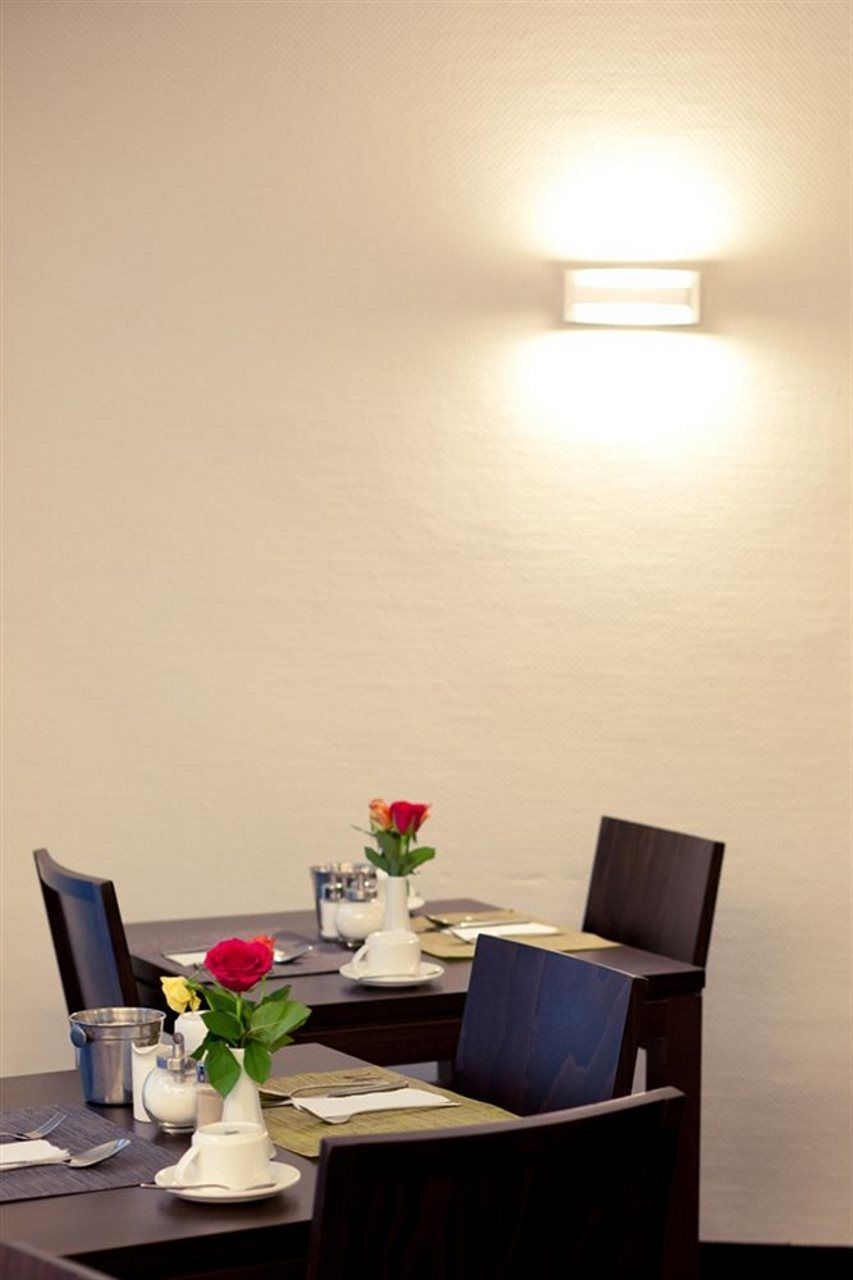 โรงแรมเมอร์เคียว แฟรงค์เฟิร์ต ซิตี้ เมสเซอ Frankfurt am Main ภายนอก รูปภาพ